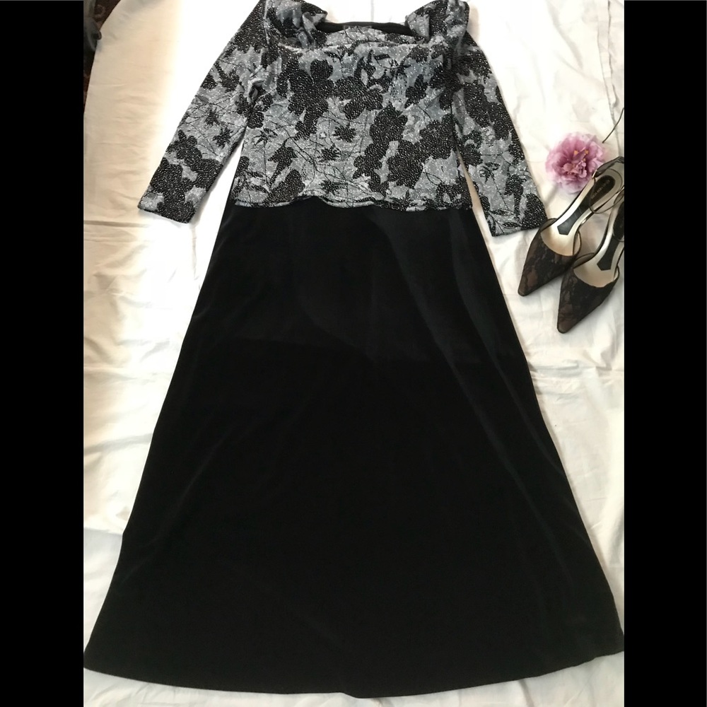 Alex Evenings long velvet A line skirt siz…